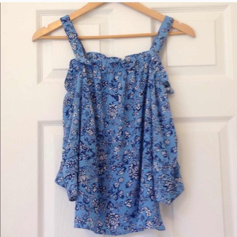 🆕  Cold Shoulder Sm